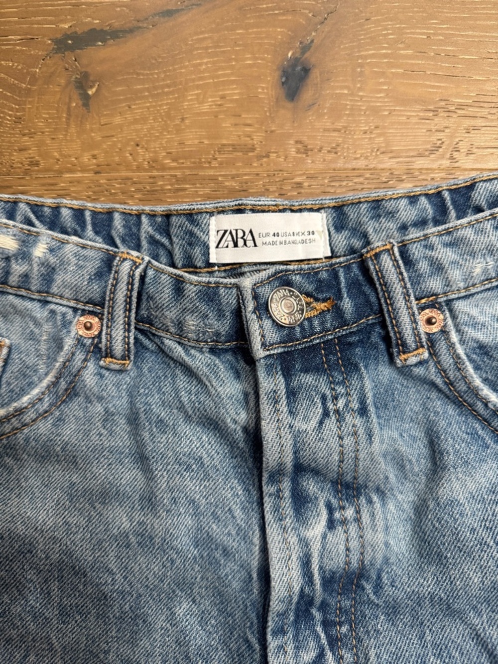 Zara High Waisted Denim Shorts Distressed Light Wash Size 8 - Picture 3 of 5